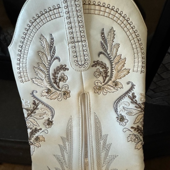 Embroidered White Rhinestone Embellished Boutique Cowboy Boots - Picture 4 of 8